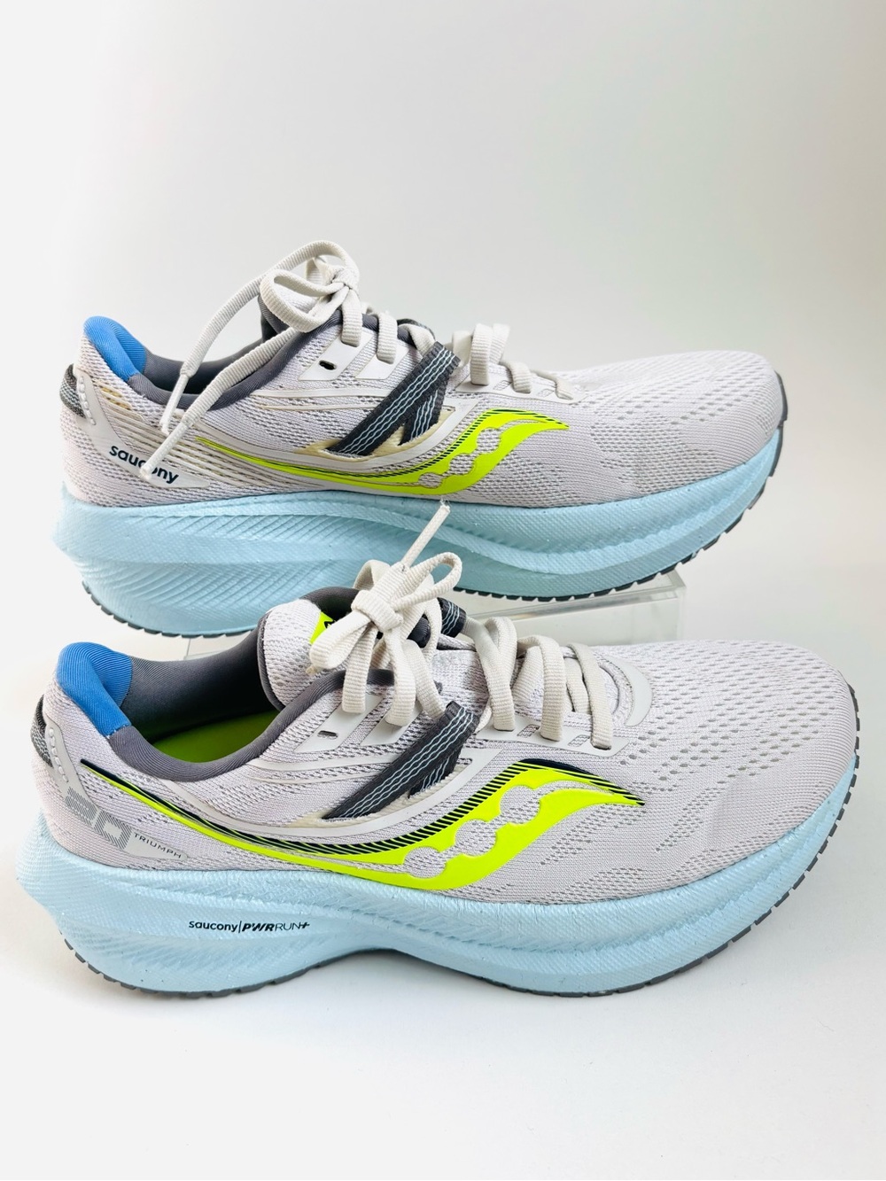 Saucony TRIUMPH 20 Road Fog Vapor 
Running Sneakers Shoes in Light Gray Size 7.5